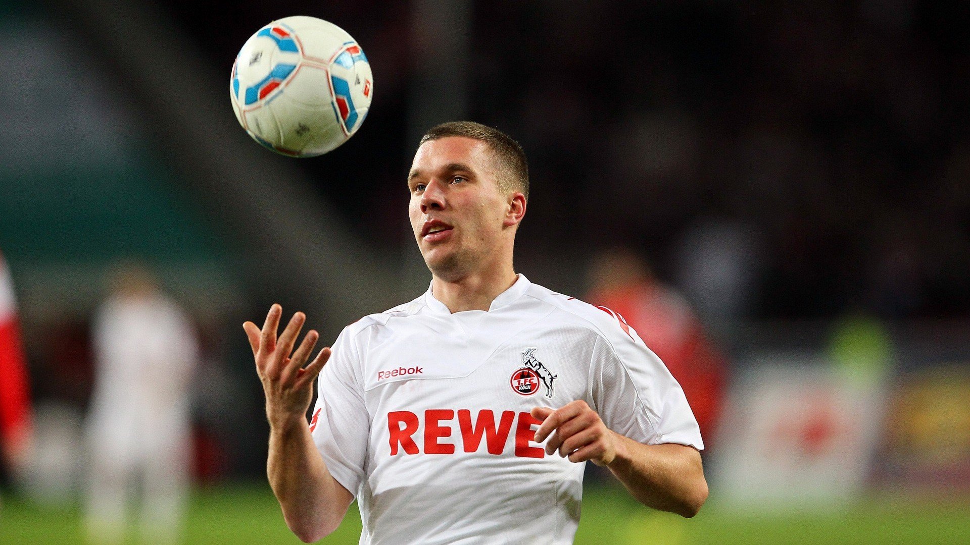 国家队中锋体系为何难以接轨现代打法,中锋队员