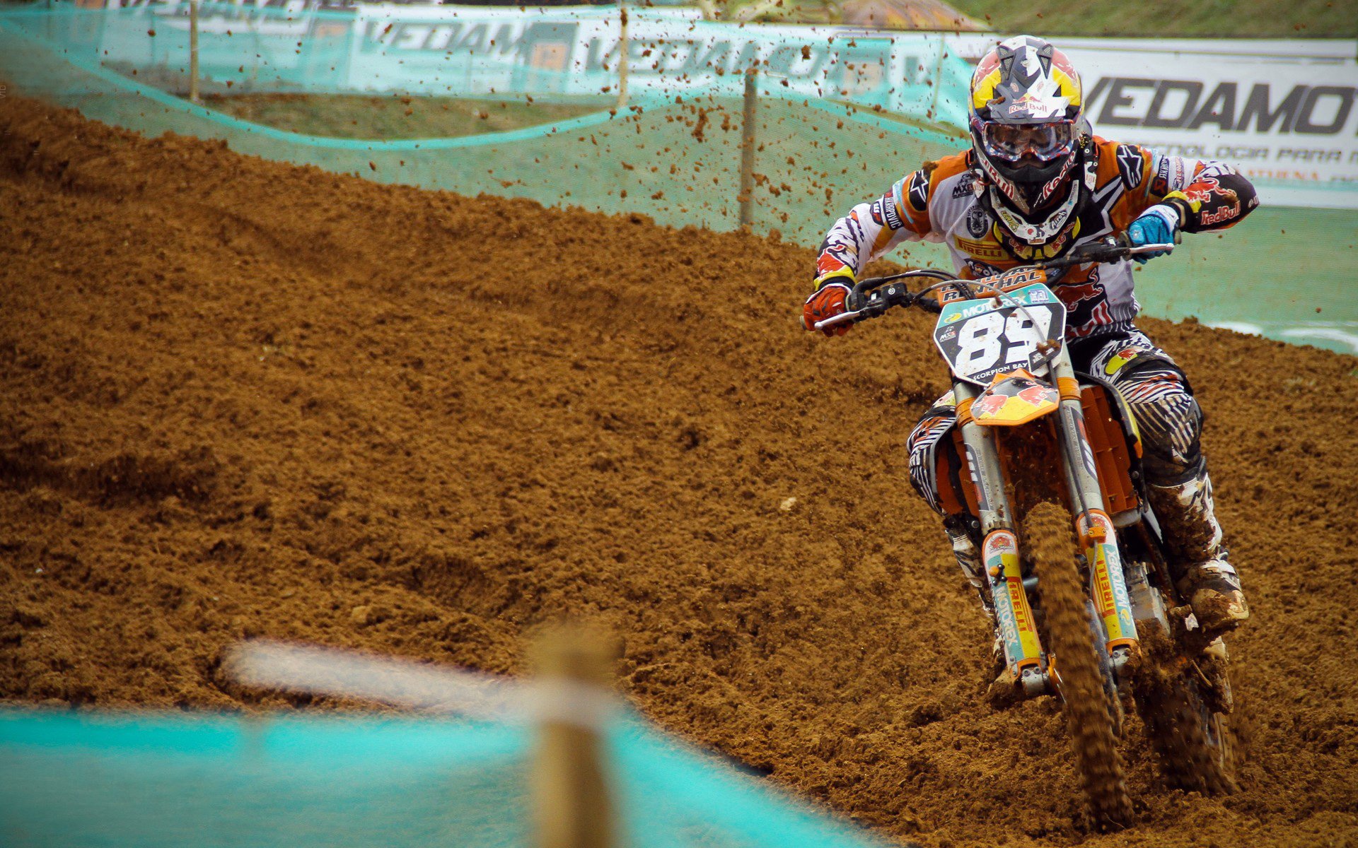 德甲攻防赛：攻势如火，防线坚韧不拔，德甲对抗