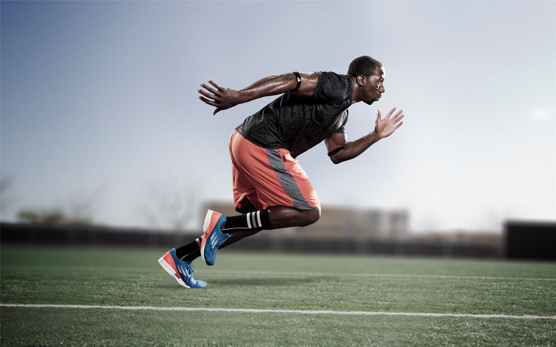 湖人小前锋首次公开亮相表达对新赛季期待,湖人小阵容